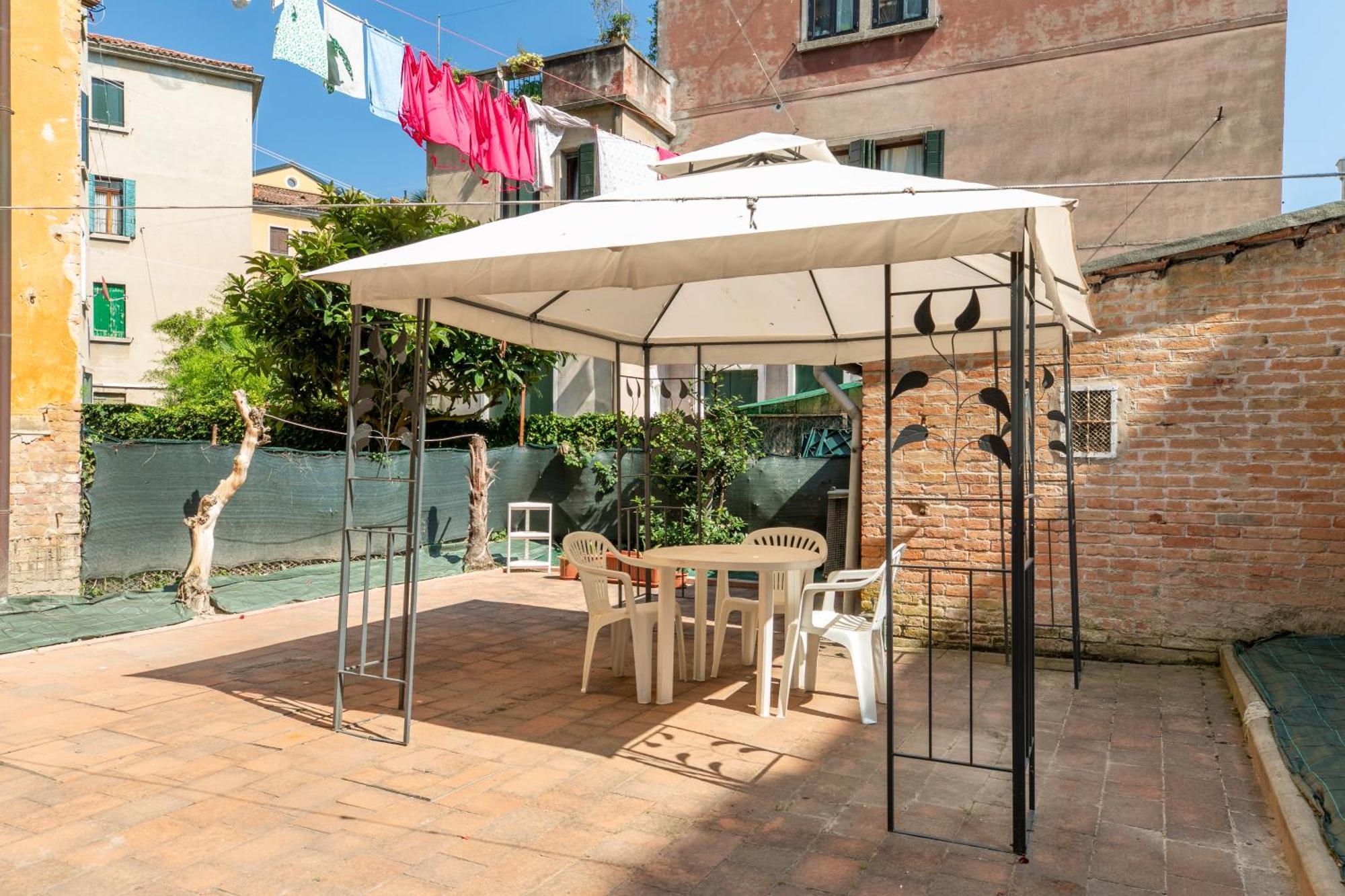 Max & Julia's House - Sant'elena Apartment *